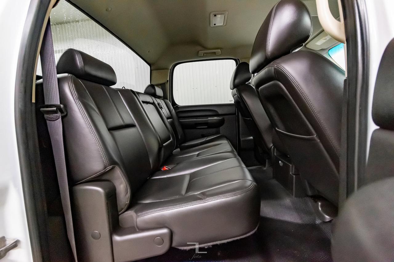 2011 Chevrolet Silverado 2500HD 4x4 Crew Cab LT Diesel Leather Red Deer AB