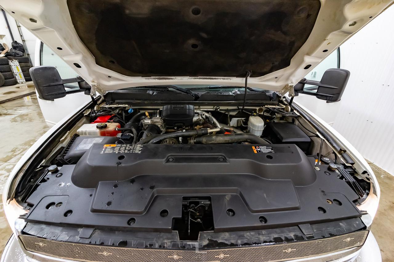 2011 Chevrolet Silverado 2500HD 4x4 Crew Cab LT Diesel Leather Red Deer AB