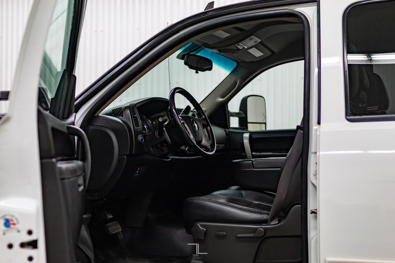 2011 Chevrolet Silverado 2500HD 4x4 Crew Cab LT Diesel Leather Red Deer AB