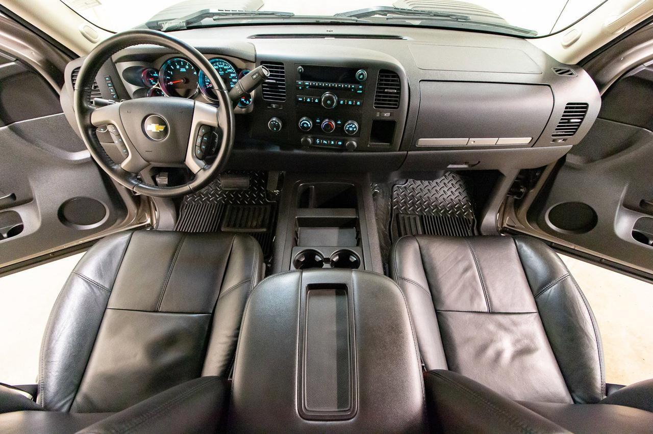 2011 Chevrolet Silverado 2500HD 4x4 Crew Cab LT Diesel Leather Red Deer AB