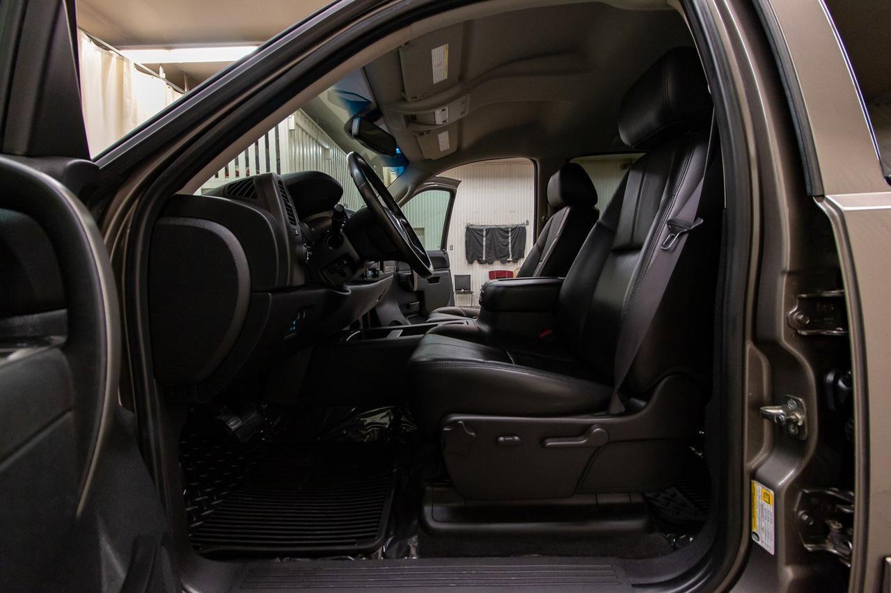 2011 Chevrolet Silverado 2500HD 4x4 Crew Cab LT Diesel Leather Red Deer AB