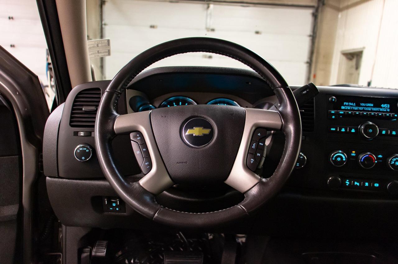 2011 Chevrolet Silverado 2500HD 4x4 Crew Cab LT Diesel Leather Red Deer AB