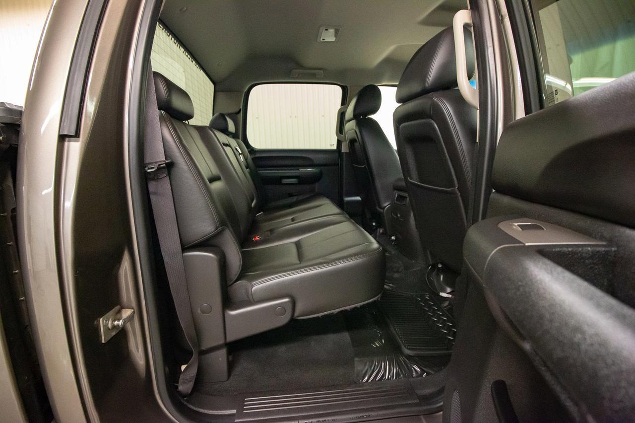 2011 Chevrolet Silverado 2500HD 4x4 Crew Cab LT Diesel Leather Red Deer AB