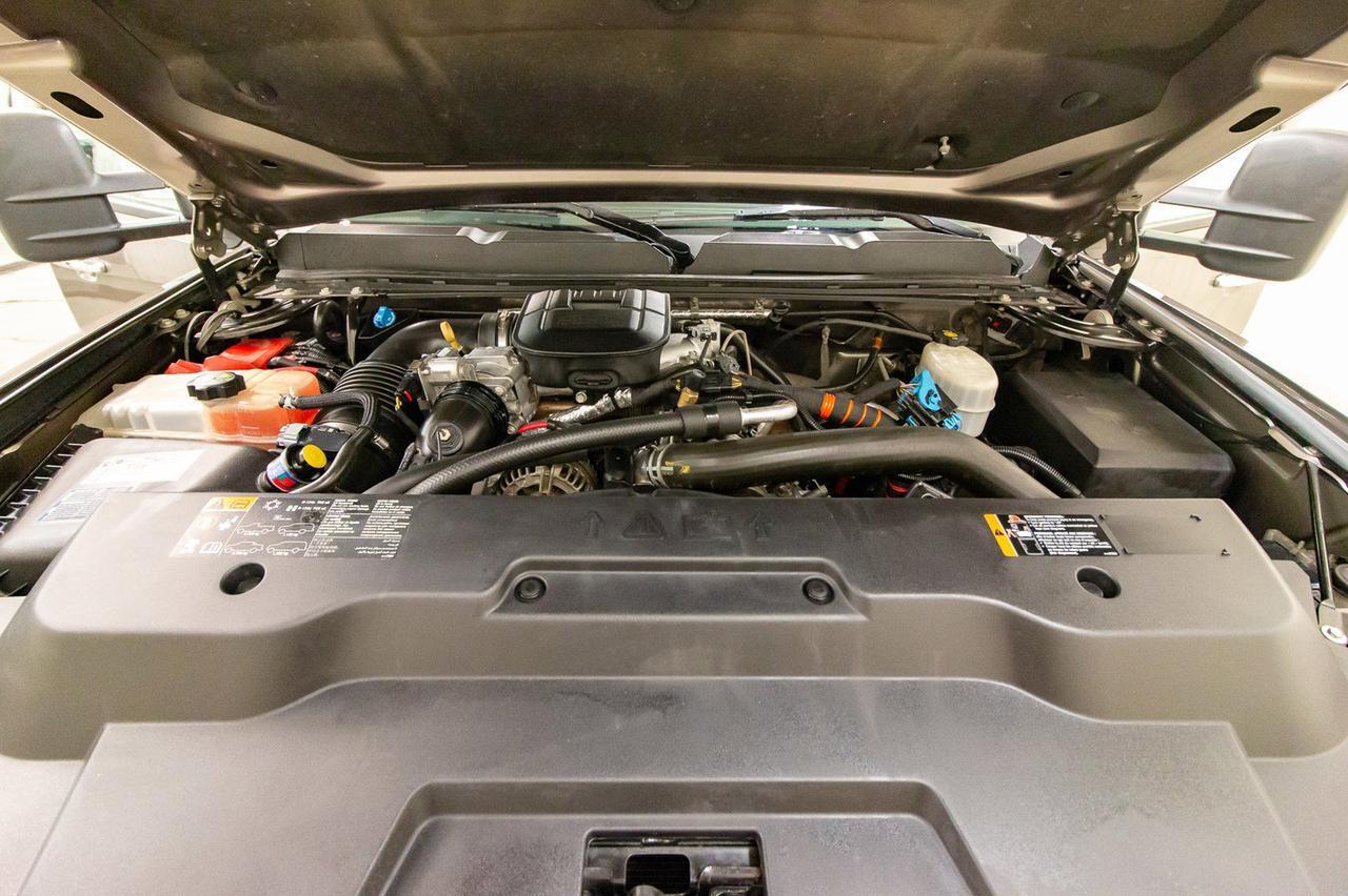 2011 Chevrolet Silverado 2500HD 4x4 Crew Cab LT Diesel Leather Red Deer AB