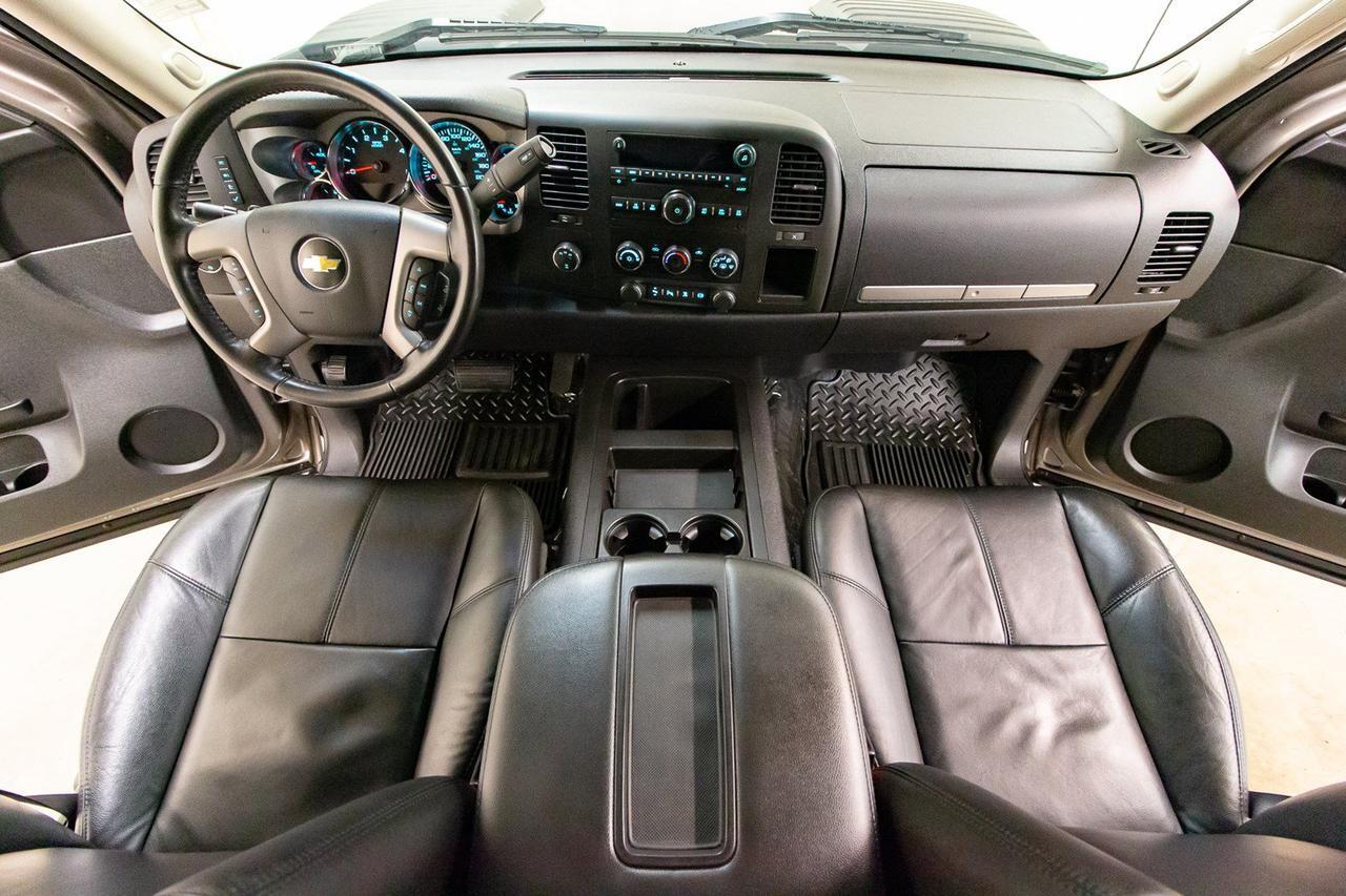 2011 Chevrolet Silverado 2500HD 4x4 Crew Cab LT Diesel Leather Red Deer AB
