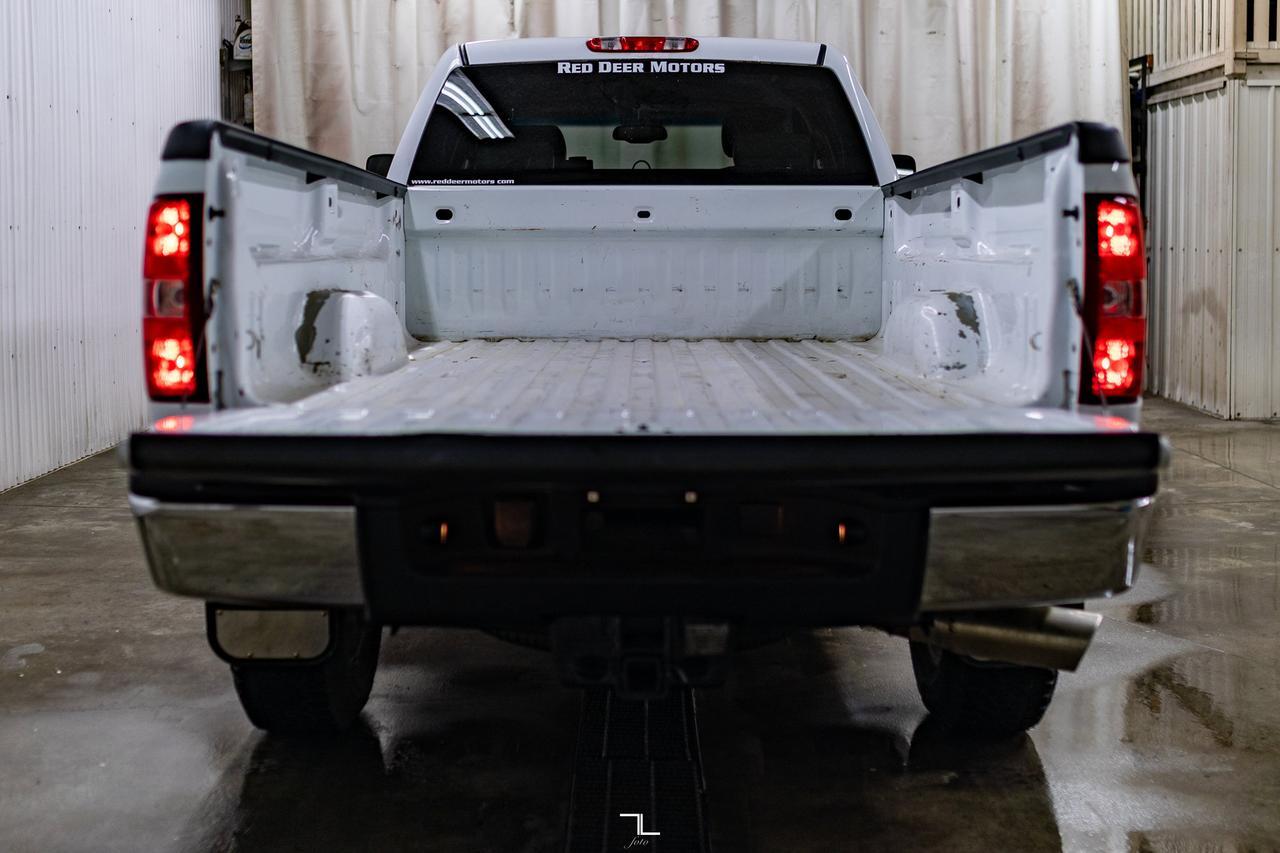 2011 Chevrolet Silverado 2500HD 4x4 Crew Cab LT Longbox Diesel Leather Red Deer AB