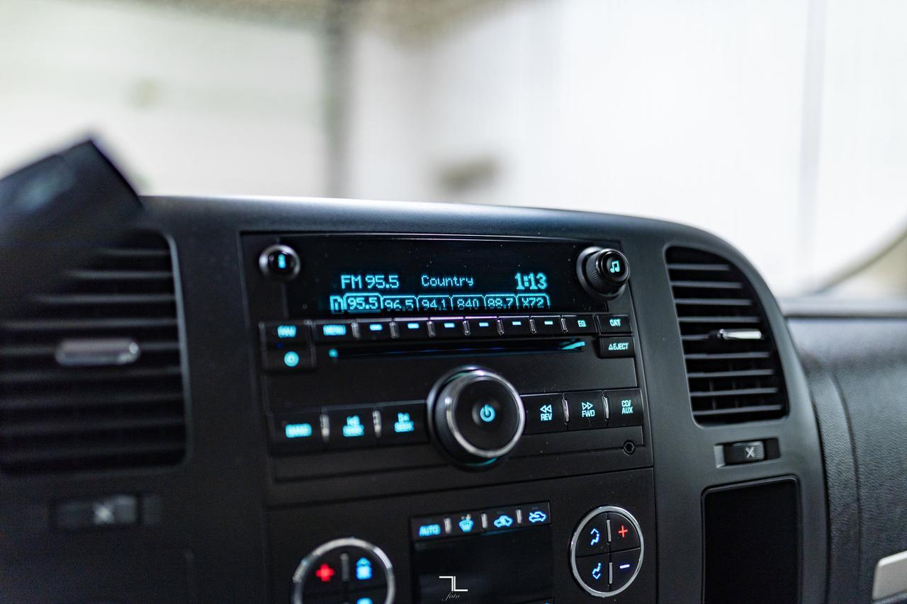 2011 Chevrolet Silverado 2500HD 4x4 Crew Cab LT Longbox Diesel Leather Red Deer AB