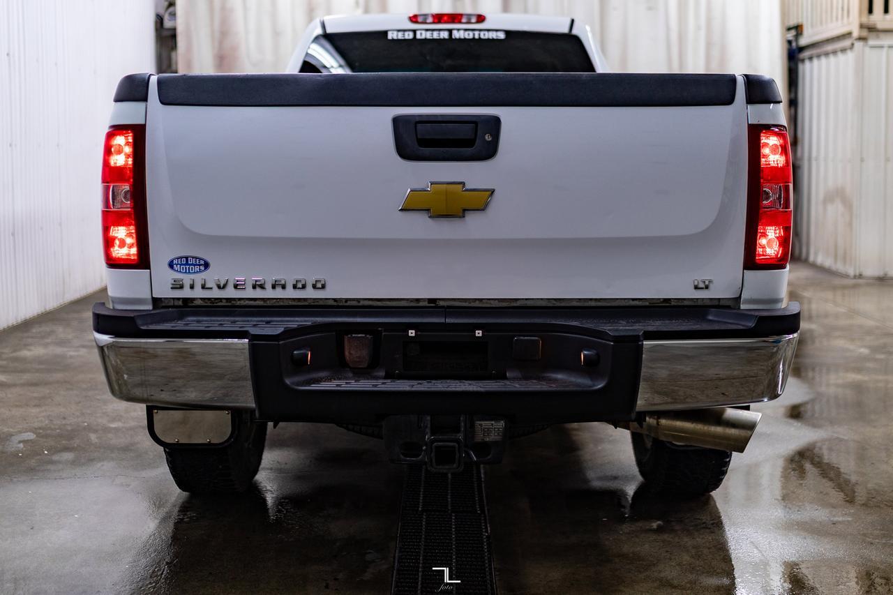 2011 Chevrolet Silverado 2500HD 4x4 Crew Cab LT Longbox Diesel Leather Red Deer AB