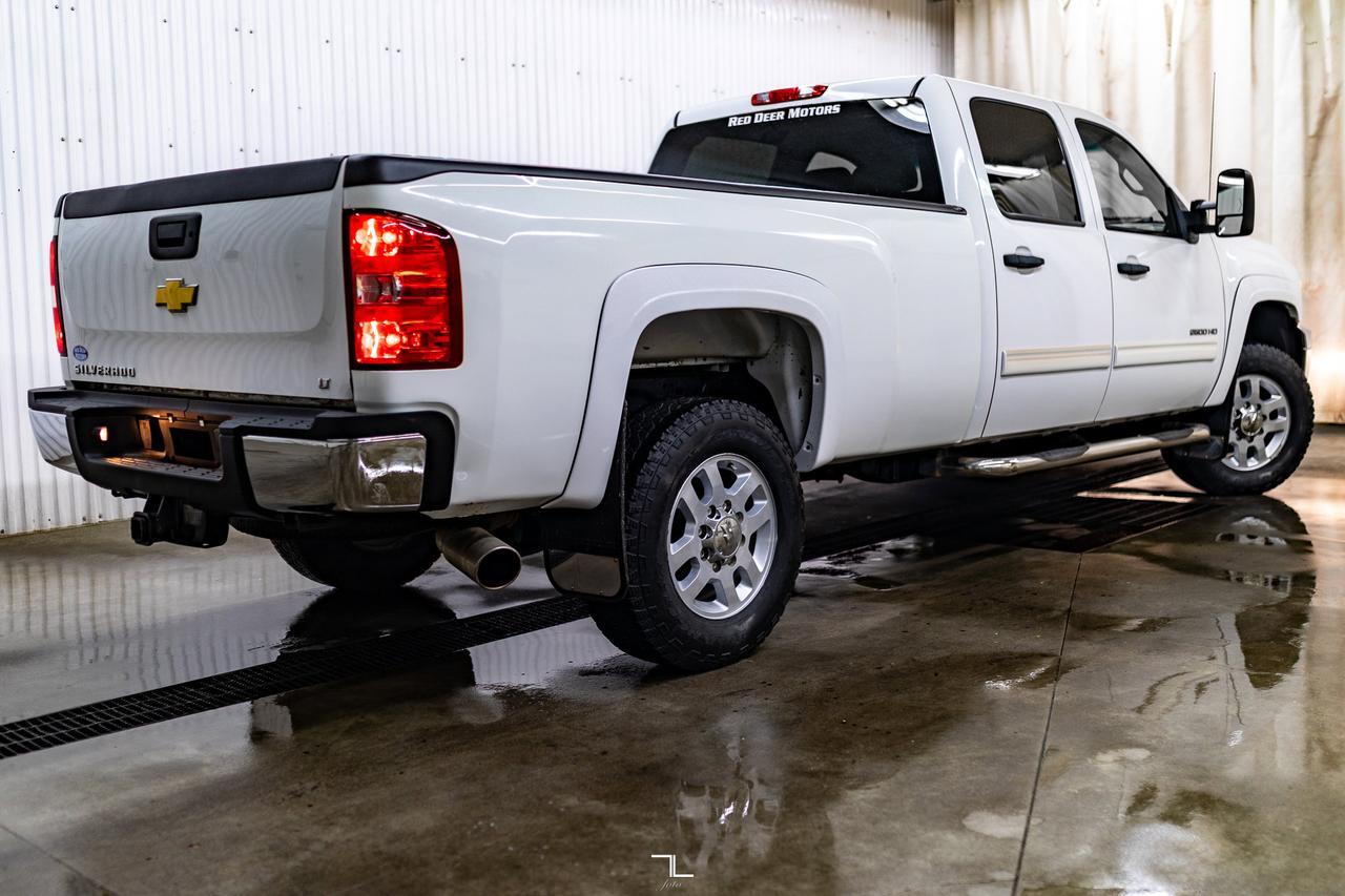 2011 Chevrolet Silverado 2500HD 4x4 Crew Cab LT Longbox Diesel Leather Red Deer AB