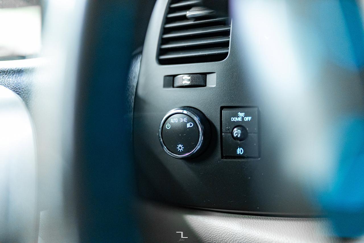 2011 Chevrolet Silverado 2500HD 4x4 Crew Cab LT Longbox Diesel Leather Red Deer AB