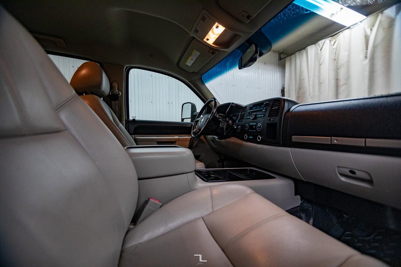 2011 Chevrolet Silverado 2500HD 4x4 Crew Cab LT Longbox Diesel Leather Red Deer AB