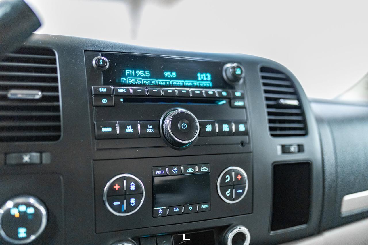 2011 Chevrolet Silverado 2500HD 4x4 Crew Cab LT Longbox Diesel Leather Red Deer AB