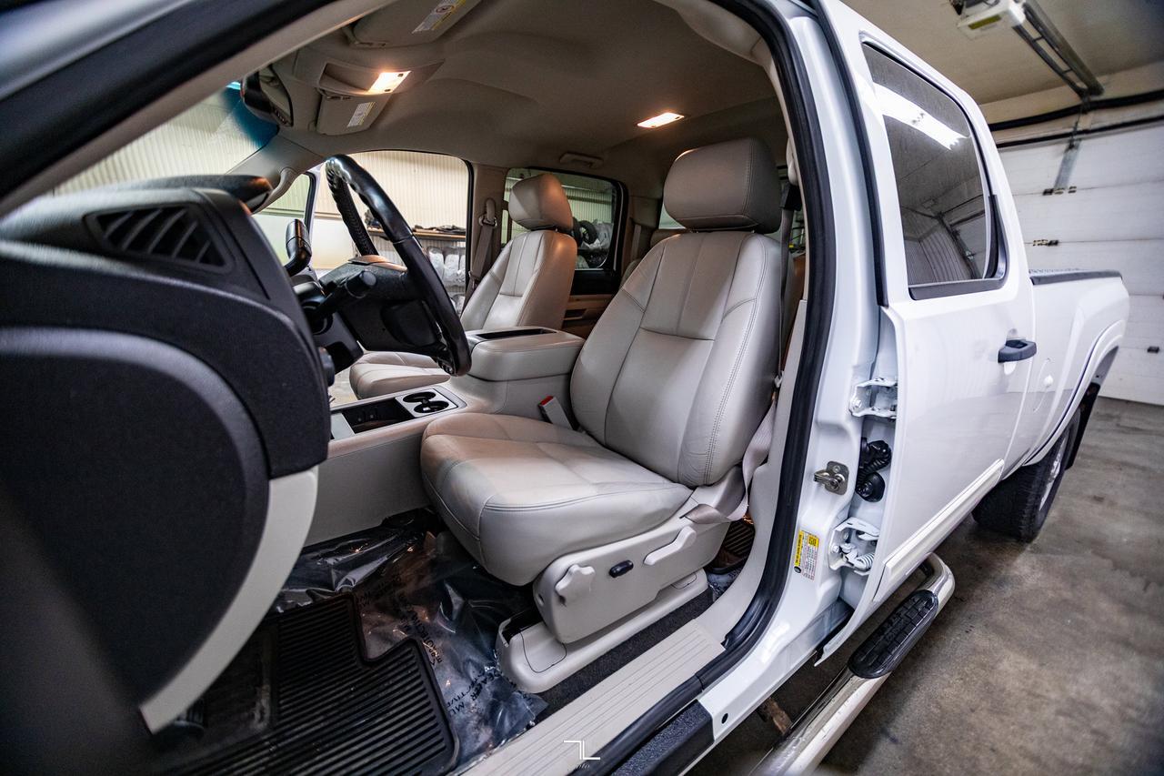 2011 Chevrolet Silverado 2500HD 4x4 Crew Cab LT Longbox Diesel Leather Red Deer AB