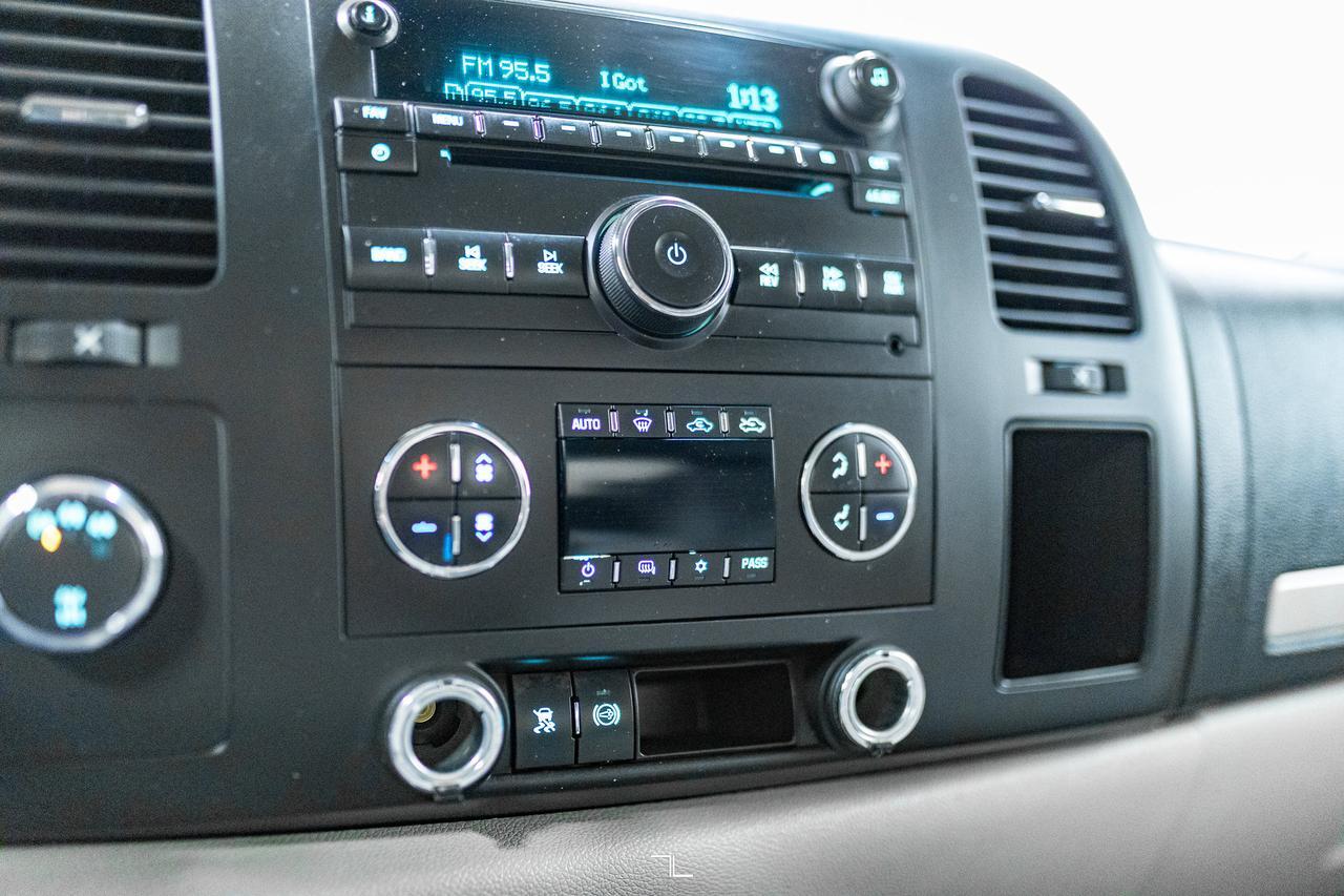 2011 Chevrolet Silverado 2500HD 4x4 Crew Cab LT Longbox Diesel Leather Red Deer AB