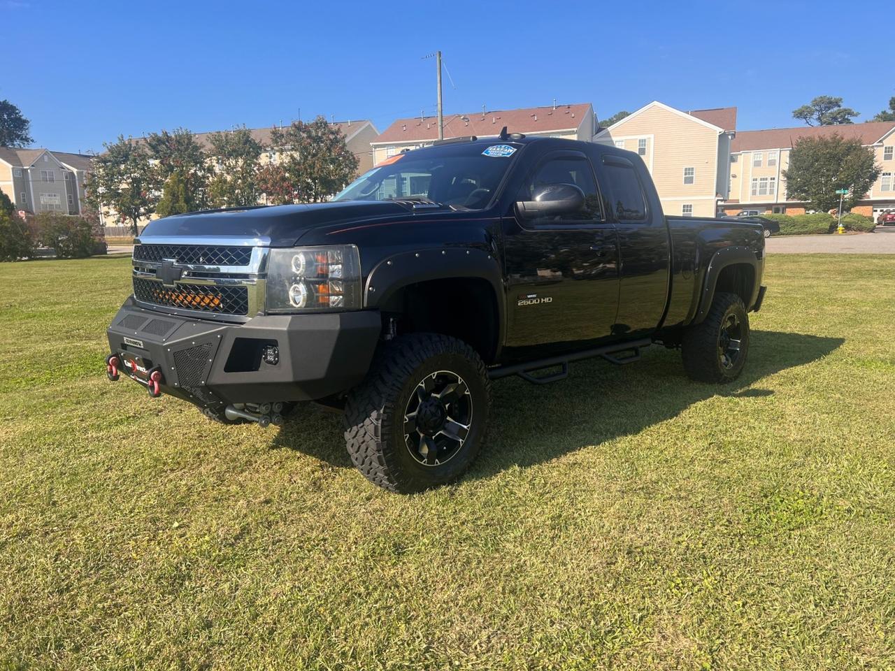 2011 Chevrolet Silverado 2500HD LTZ, 4X4 CUSTOM XD SERIES WHEELS, POWER