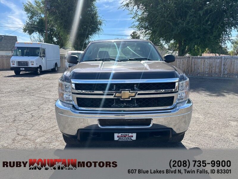 2011 Chevrolet Silverado 3500HD Work Truck photo 2