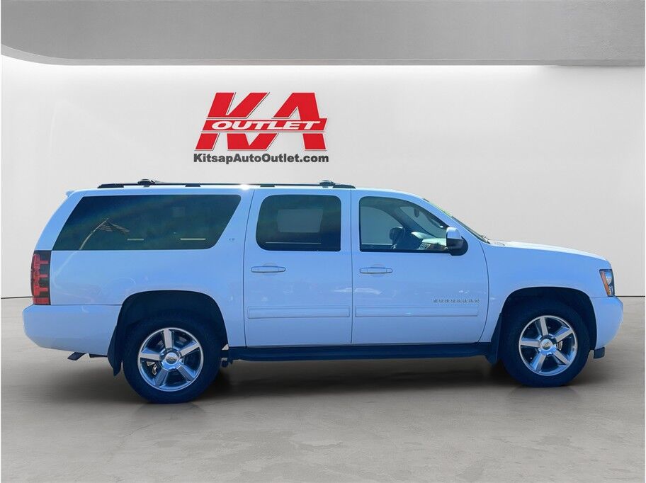 2011 Chevrolet Suburban 1500 LT Sport Utility 4D