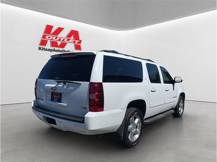 2011 Chevrolet Suburban 1500 LT Sport Utility 4D