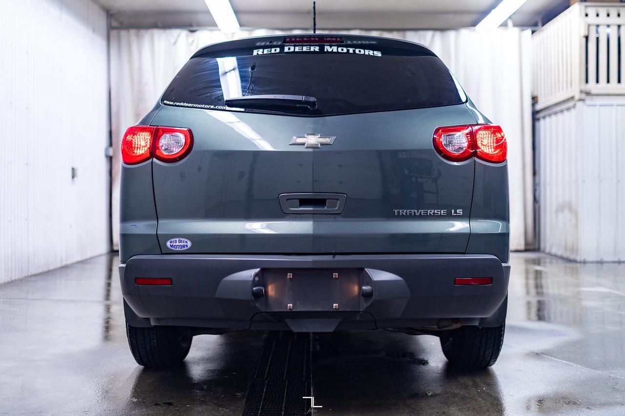 2011 Chevrolet Traverse FWD LS 8 Passenger Red Deer AB