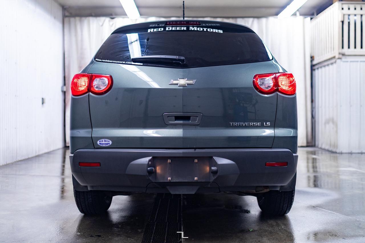 2011 Chevrolet Traverse FWD LS 8 Passenger Red Deer AB