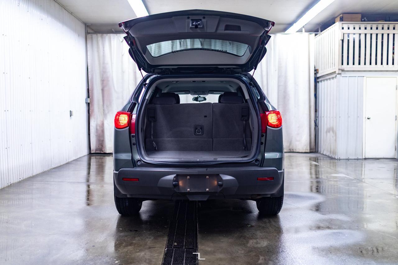 2011 Chevrolet Traverse FWD LS 8 Passenger Red Deer AB