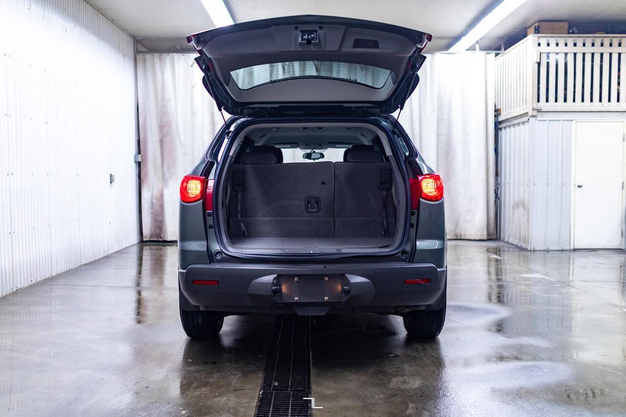 2011 Chevrolet Traverse FWD LS 8 Passenger Red Deer AB