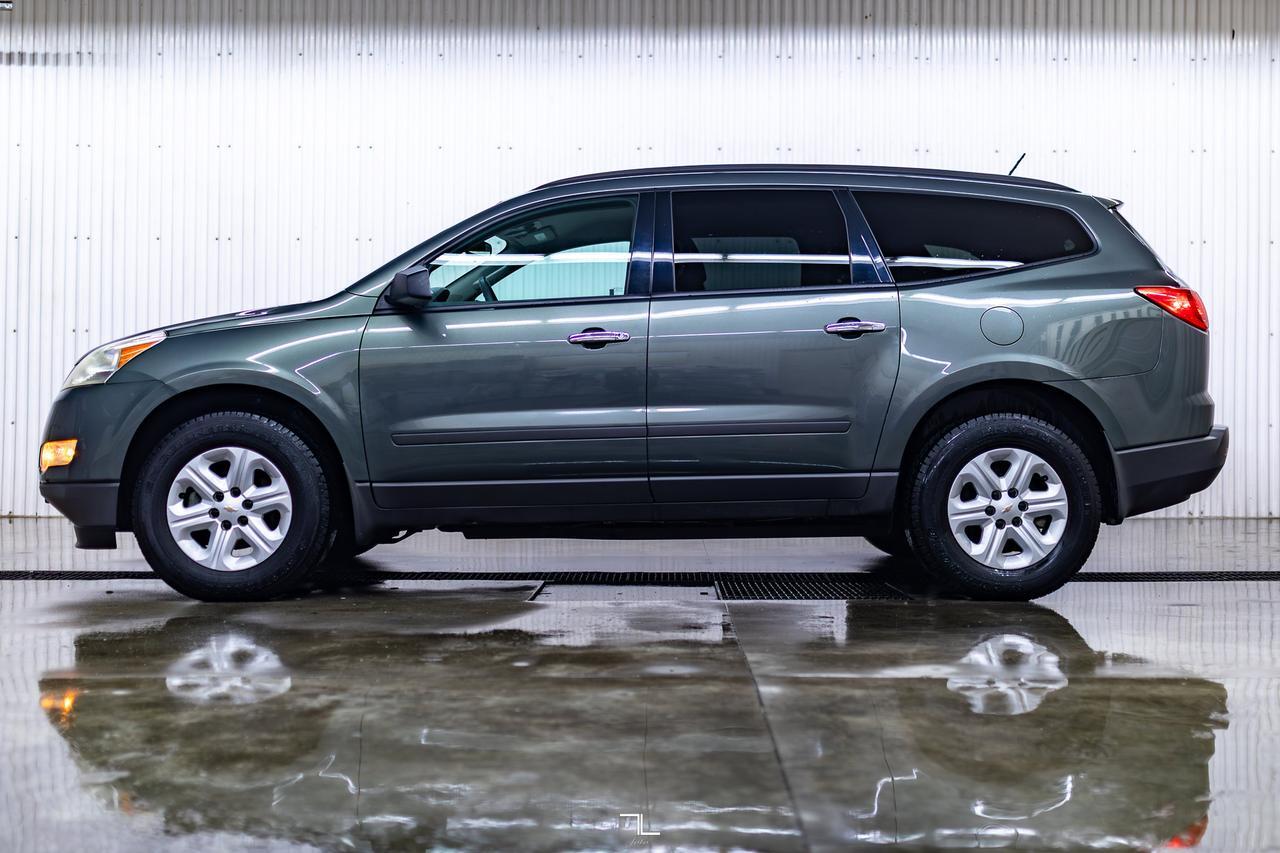 2011 Chevrolet Traverse FWD LS 8 Passenger Red Deer AB