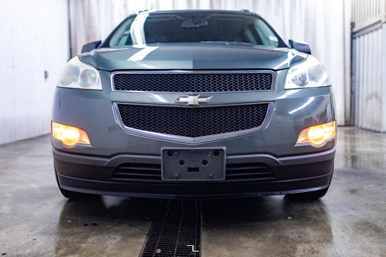 2011 Chevrolet Traverse FWD LS 8 Passenger Red Deer AB