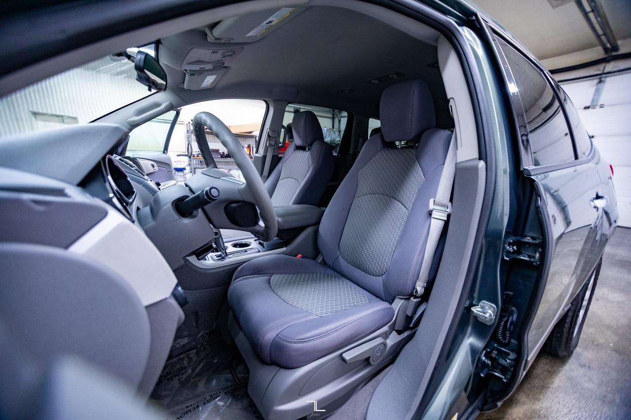 2011 Chevrolet Traverse FWD LS 8 Passenger Red Deer AB
