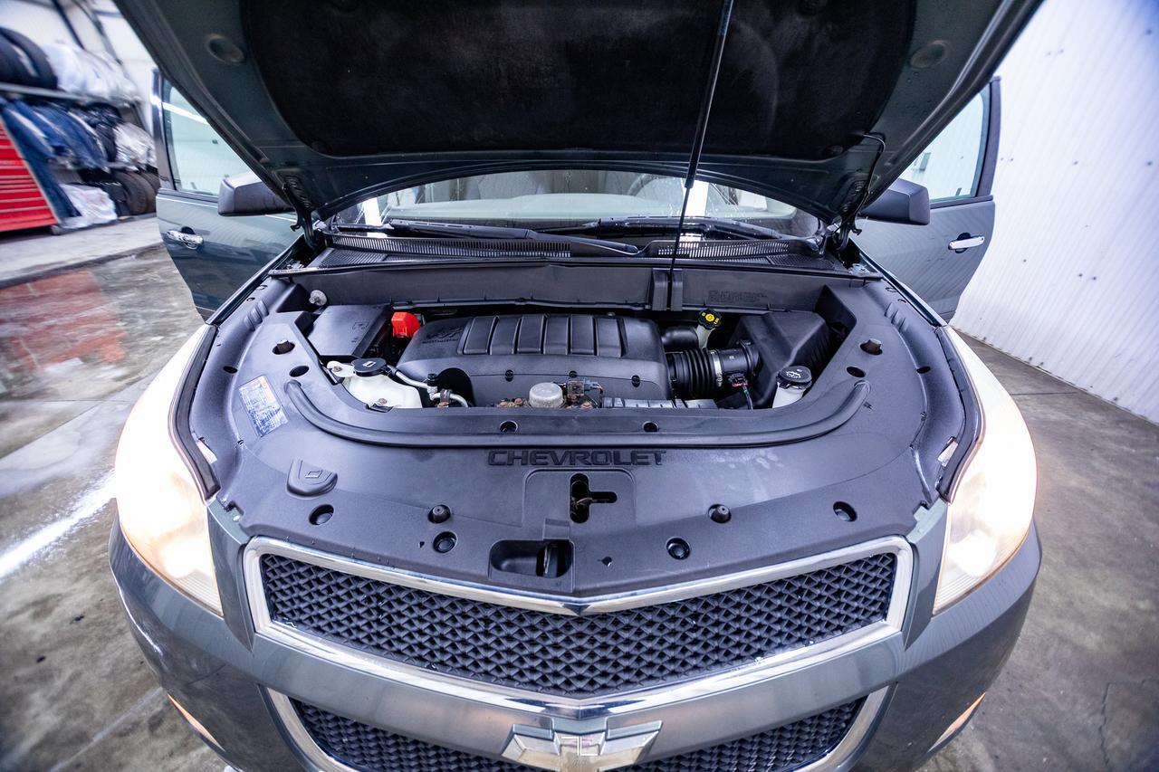 2011 Chevrolet Traverse FWD LS 8 Passenger Red Deer AB