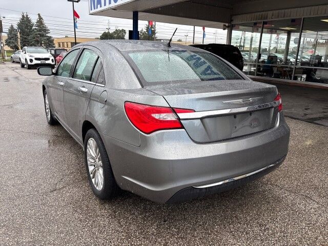 2011 Chrysler 200 Limited Cleveland OH