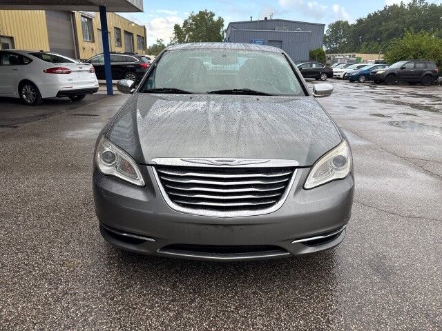 2011 Chrysler 200 Limited Cleveland OH