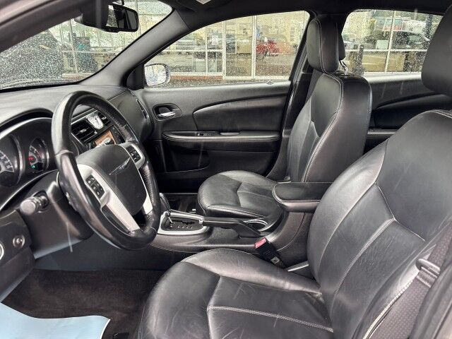 2011 Chrysler 200 Limited Cleveland OH