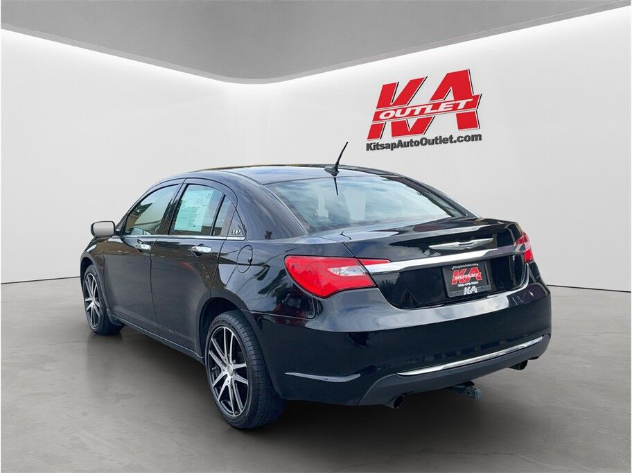 2011 Chrysler 200 Limited Sedan 4D