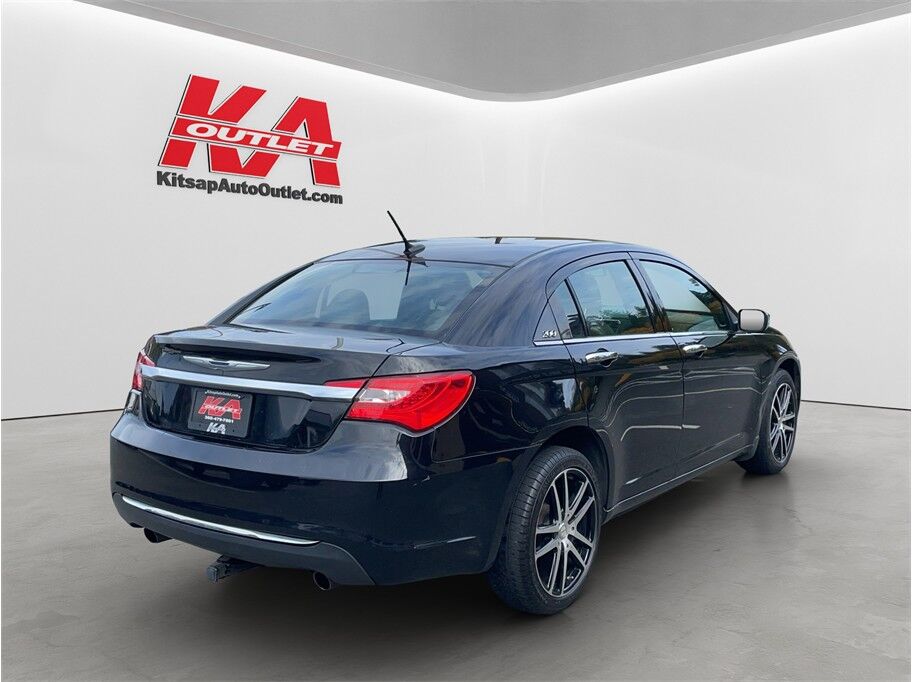 2011 Chrysler 200 Limited Sedan 4D