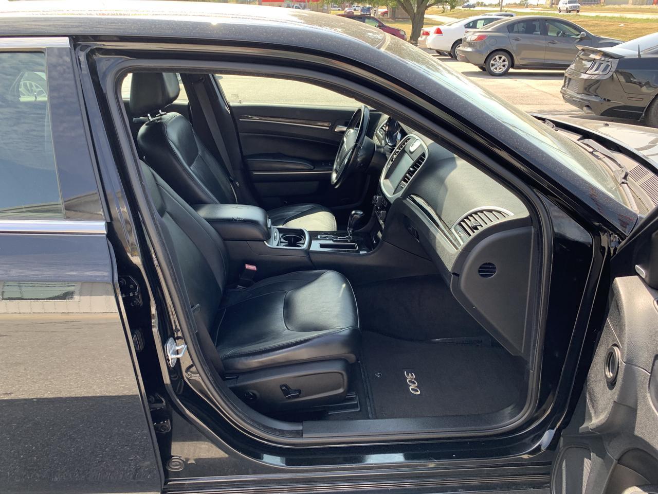 2011 Chrysler 300 Limited Sedan 4D Aurora MO