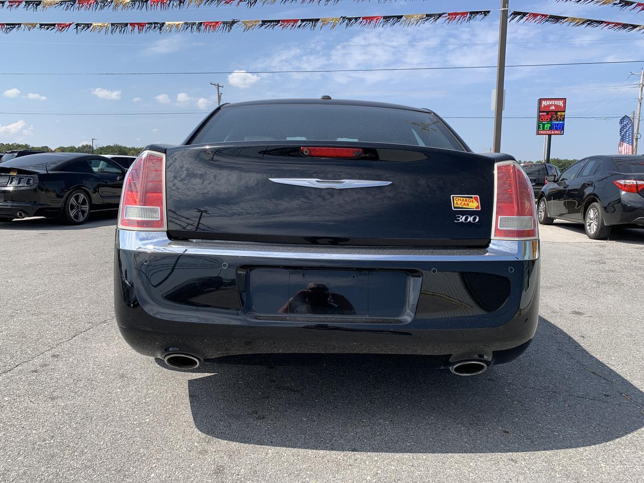 2011 Chrysler 300 Limited Sedan 4D Aurora MO