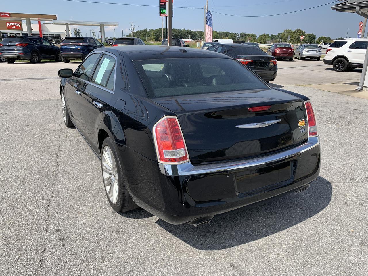 2011 Chrysler 300 Limited Sedan 4D Aurora MO