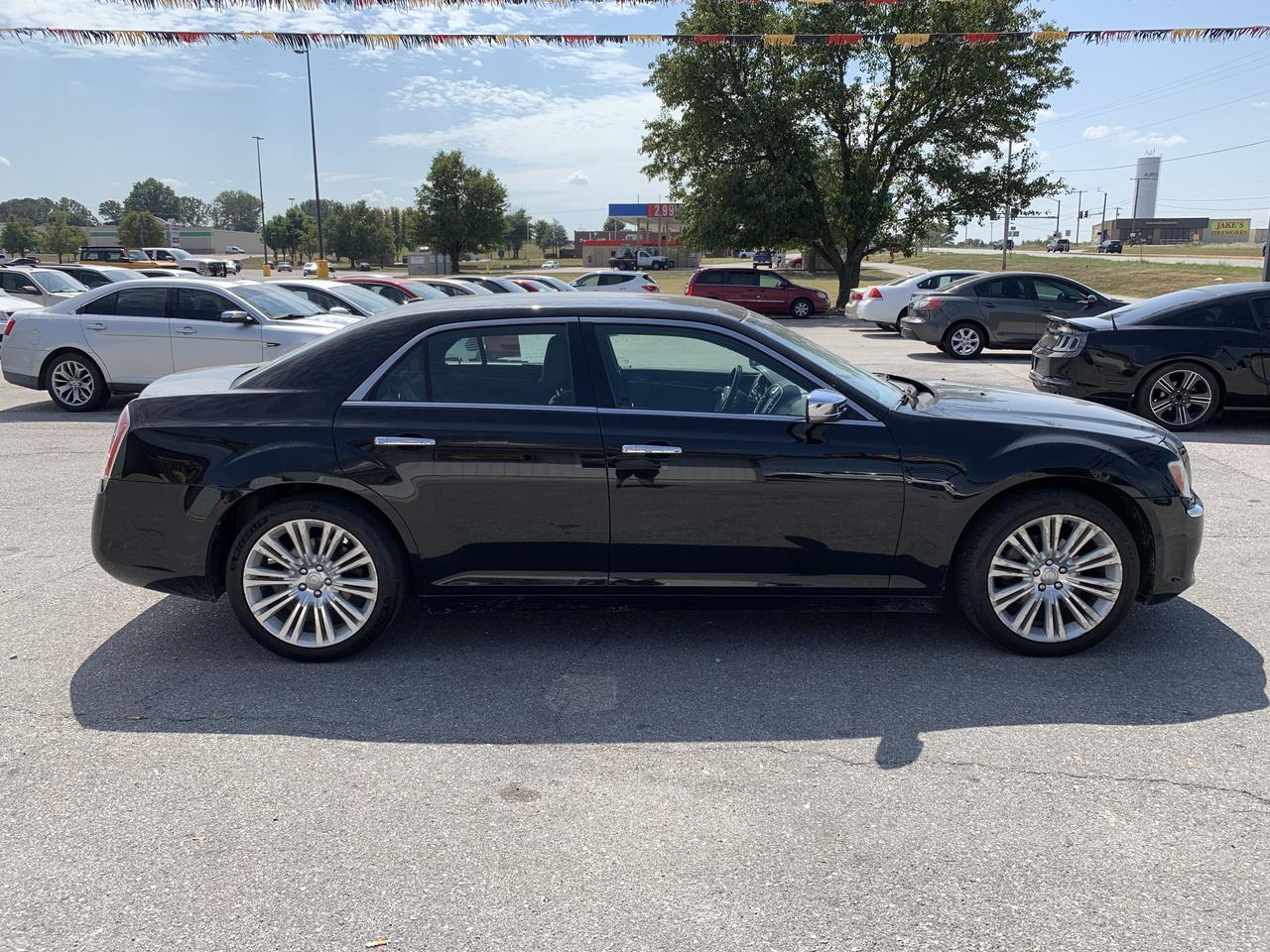 2011 Chrysler 300 Limited Sedan 4D Aurora MO