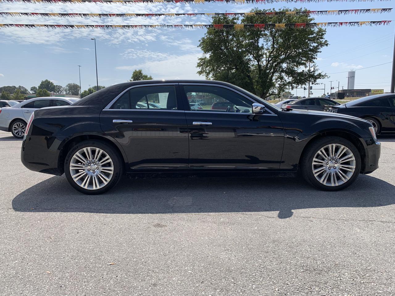 2011 Chrysler 300 Limited Sedan 4D Aurora MO