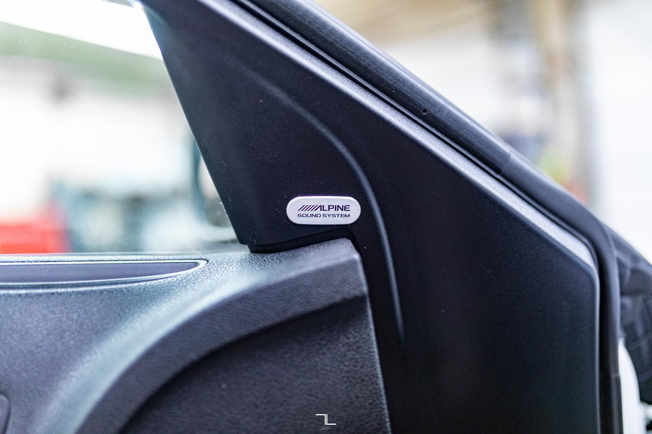 2011 Chrysler 300C AWD Leather BCam Red Deer AB