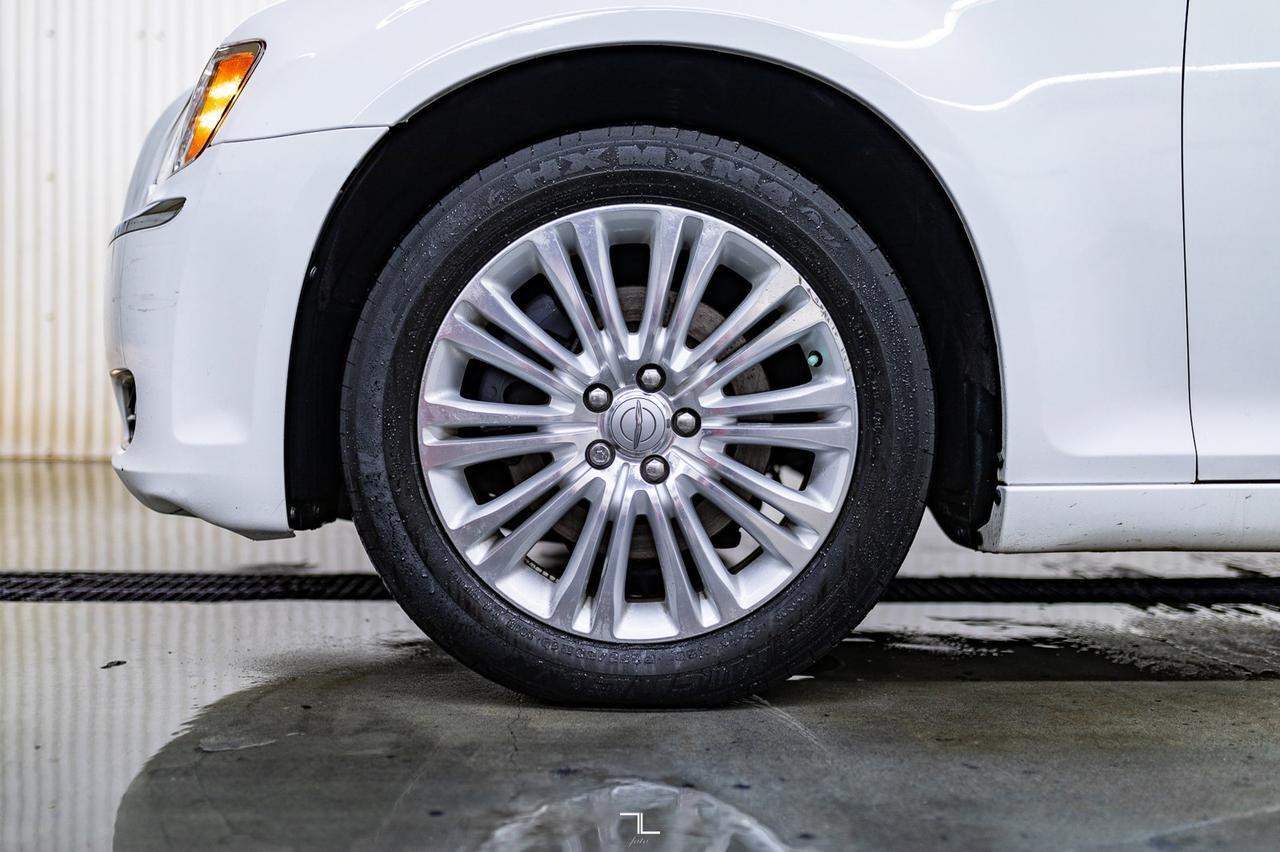 2011 Chrysler 300C AWD Leather BCam Red Deer AB