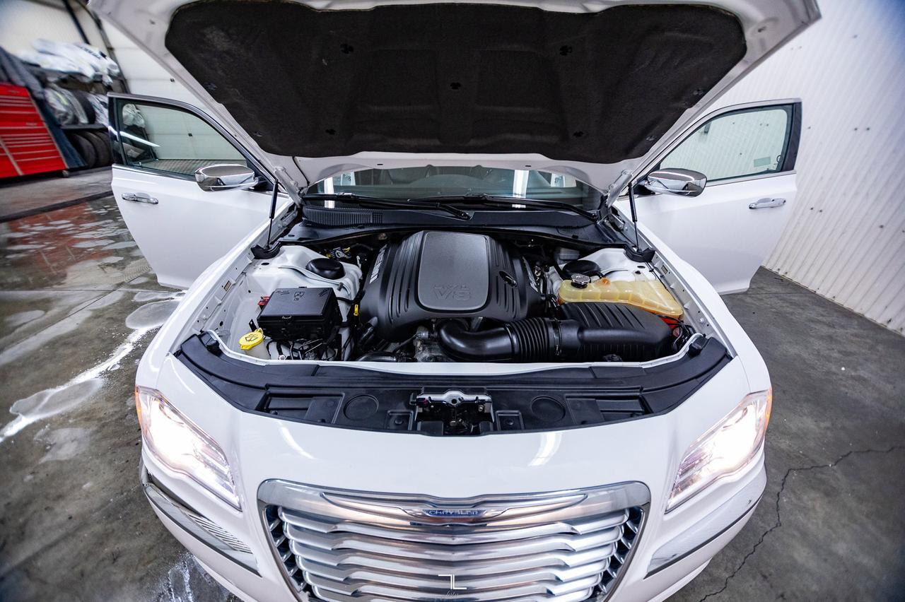 2011 Chrysler 300C AWD Leather BCam Red Deer AB