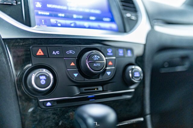 2011 Chrysler 300C AWD Leather BCam Red Deer AB