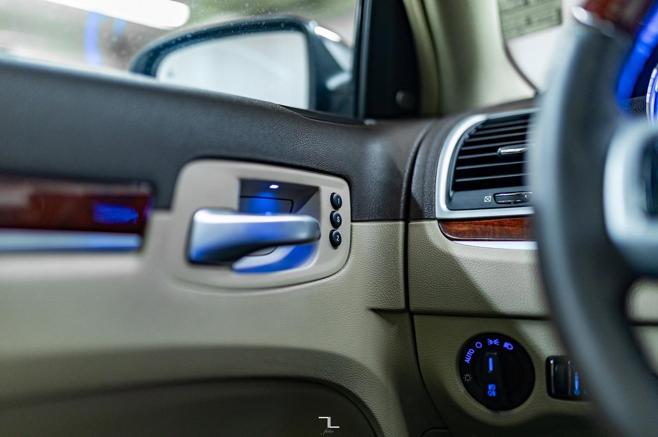 2011 Chrysler 300C AWD Sedan Leather Roof Nav BCam Red Deer AB