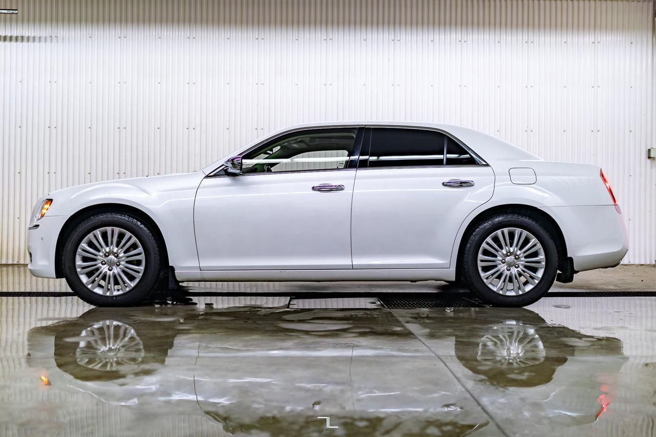 2011 Chrysler 300C AWD Sedan Leather Roof Nav BCam Red Deer AB