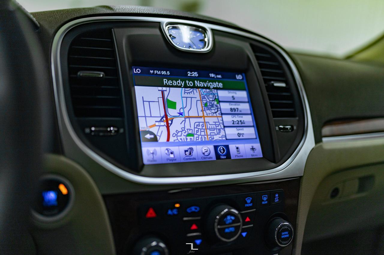 2011 Chrysler 300C AWD Sedan Leather Roof Nav BCam Red Deer AB