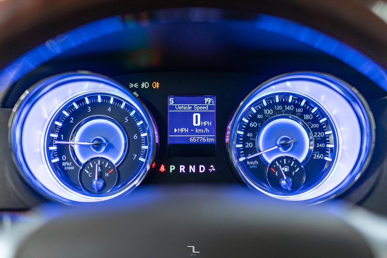 2011 Chrysler 300C AWD Sedan Leather Roof Nav BCam Red Deer AB