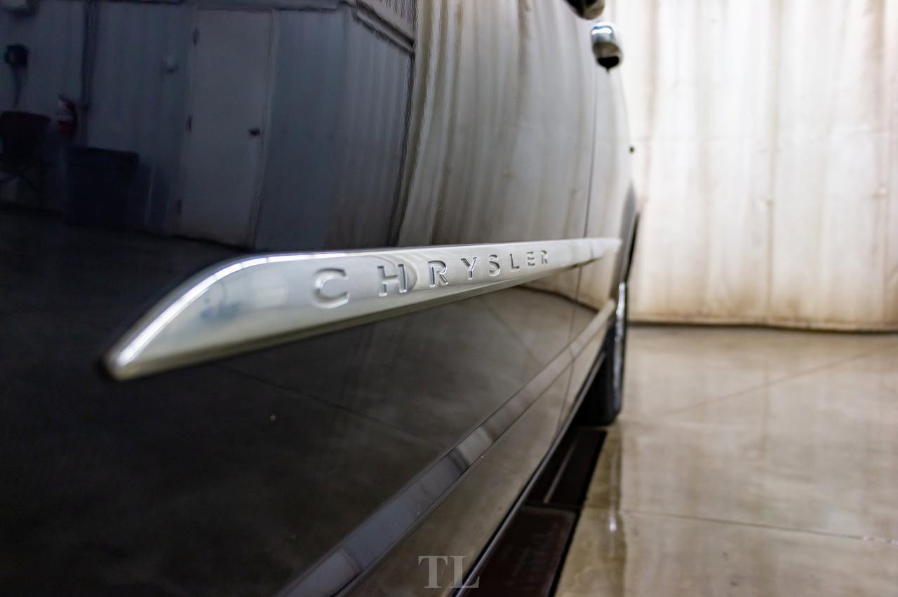 2011 Chrysler Town & Country Limited Leather Roof Nav DVD BCam Red Deer AB