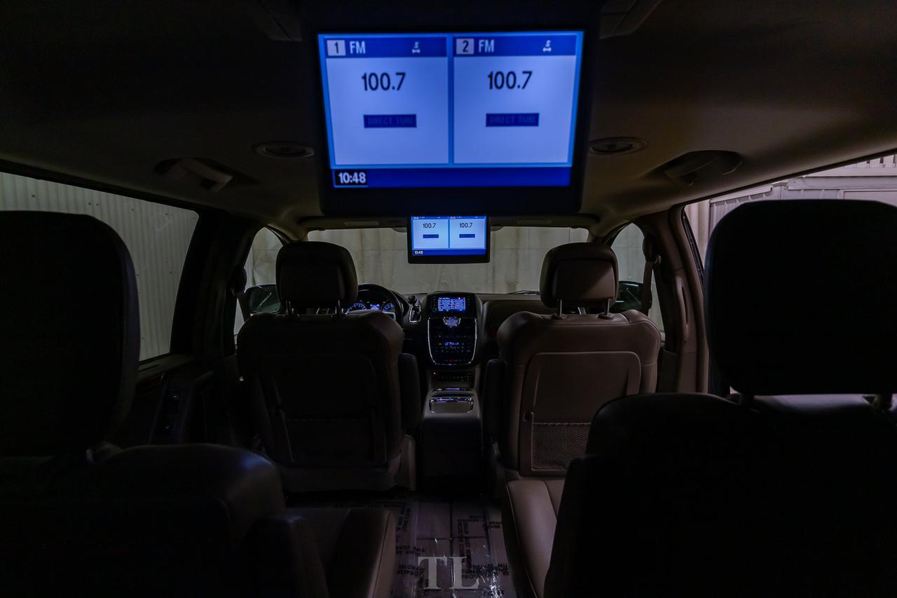 2011 Chrysler Town & Country Limited Leather Roof Nav DVD BCam Red Deer AB